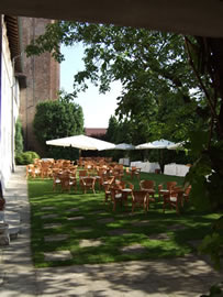 Aperitivo in giardino